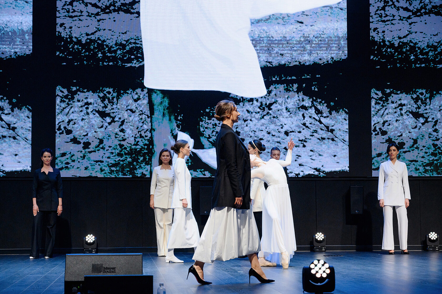 Показ Doctor Zhivago by Mila P. на Международном Форуме «Эстетическая Медицина Будущего»